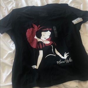 Snow White NWT shirt Disneystore
